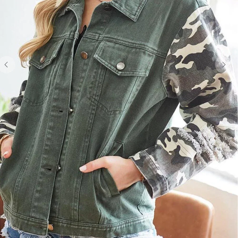 003.DISTRESSED JACKET WITH BUTTONED FRONT AND CAMO - Picture 3 of 3